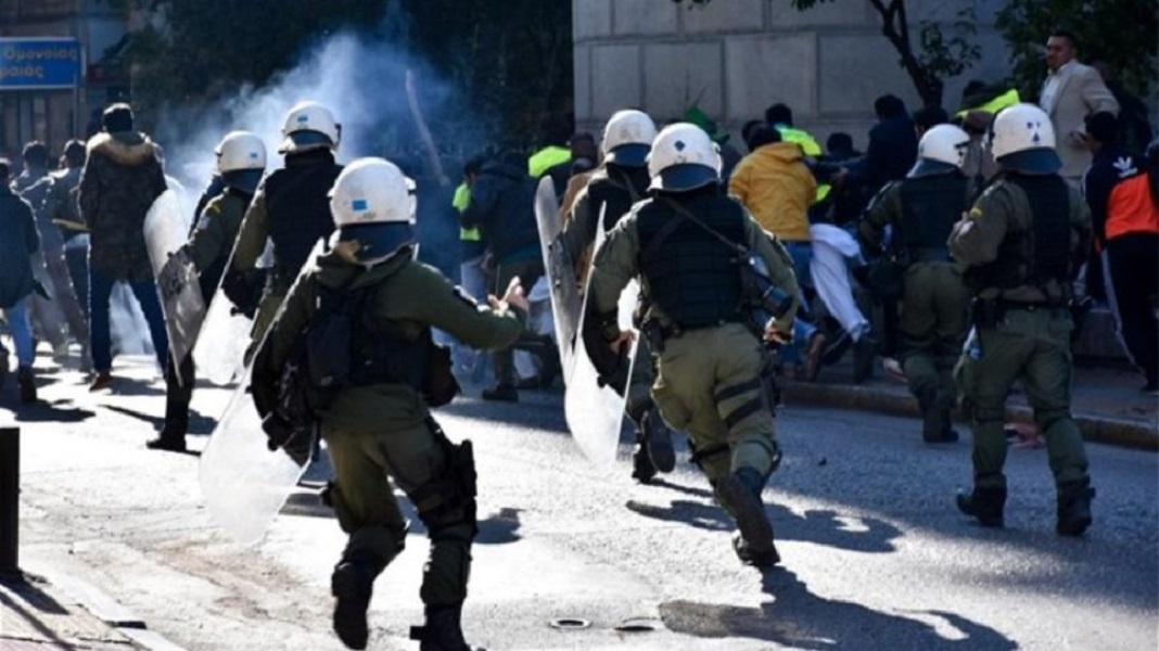 Ξύλο και μολότοφ στη Νίκαια! (photos + video)