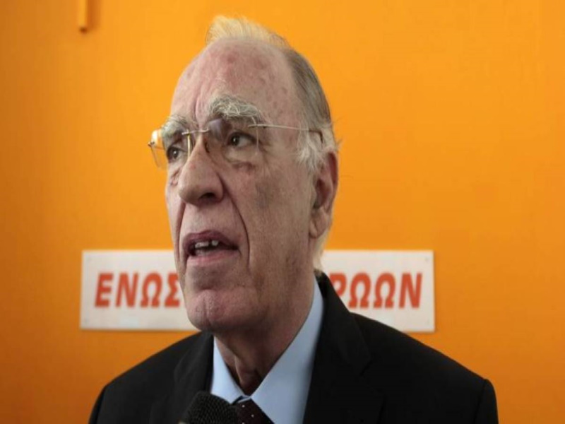 Βασίλης Λεβέντης: Στην εντατική με κορωνοϊό – Νοσηλεύεται σε κρίσιμη κατάσταση