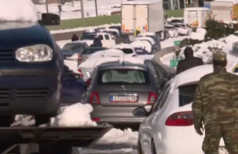 Εγκλωβισμένος στην Αττική Οδό: Περπάτησε 13χλμ από την Δουκ. Πλακεντίας μέχρι την Κυψέλη