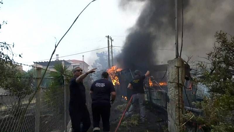 Σε εξέλιξη οι μεγάλες πυρκαγιές σε Λέσβο και Έβρο – Ξέσπασαν άλλες δύο σε Γρεβενά και Πύλο