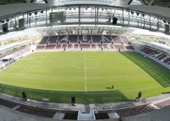 Super League 2: Το «λουκέτο» έφερε φιλικό για Ηρακλή Λάρισας και ΑΕΛ