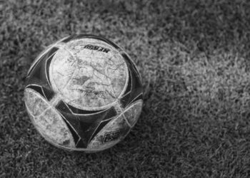 Πένθος για ΠΑΕ της Super League 2 – Έφυγε θρυλική μορφή των ελληνικών γηπέδων
