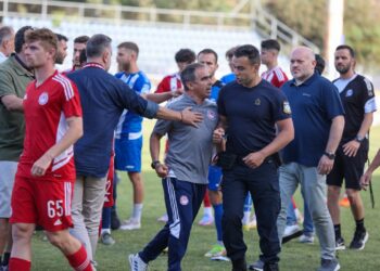 Ένταση στο φινάλε του Χανιά-Ολυμπιακός Β – «Επίθεση» Ιμπαγάσα στον διαιτητή