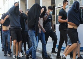 Νέα Φιλαδέλφεια: Τρεις μέρες θα απολογούνται οι Κροάτες χούλιγκανς