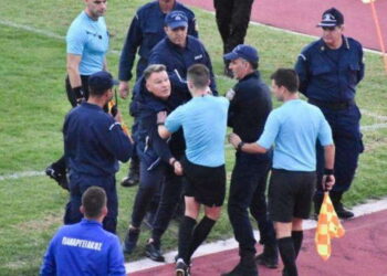 Κούγιας: Μαινόμενος στο Άργος – Πήγε να… ξεβρακώσει τον διαιτητή, «ντου» σε Διακοφώτη – Βίντεο