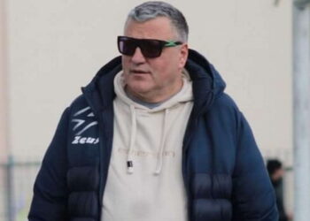 Πυρά ΑΟ Καραβά σε Μοσχάτο – «Στο σπίτι του κρεμασμένου δεν μιλάνε για σχοινί»