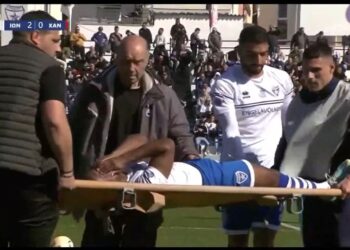 Ιωνικός-Χανιά: Αποχώρησε με φορείο ο Σαλαζάρ! – Σουτ ο Οικονομίδης και 3-0 οι Νικαιώτες – Βίντεο
