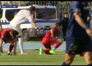 Athens Kallithea – Ηλιούπολη: Το δοκάρι του Παντελίδη και οι διαμαρτυρίες για πέναλτι