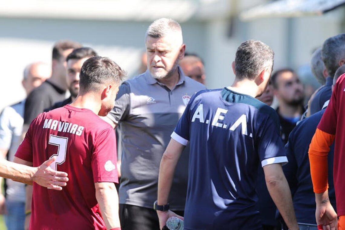 Τσεκάρει παίκτες από Κ19 της ΑΕΛ στις προπονήσεις ο Δερμιτζάκης