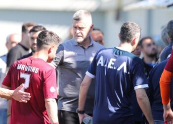 Τσεκάρει παίκτες από Κ19 της ΑΕΛ στις προπονήσεις ο Δερμιτζάκης