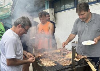 Αιγάλεω: Το μπάρμπεκιου πριν το τελευταίο ματς της σεζόν – Φωτογραφίες