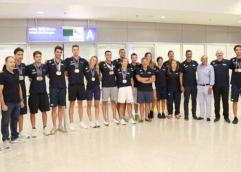 Στην Αθήνα η Εθνική ομάδα κολύμβησης με 17 μετάλλια στις αποσκευές της – Βίντεο