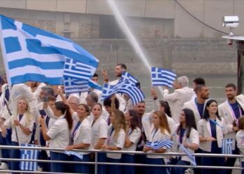 Ολυμπιακοί Αγώνες – Παρίσι 2024: Η εντυπωσιακή είσοδος της Ελλάδας στην τελετή έναρξης με σημαιοφόρους Αντετοκούνμπο και Ντρισμπιώτη! – Βίντεο