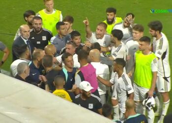 Ένταση μεταξύ παικτών και ιθυνόντων μετά τη λήξη του ΑΕΚ-Νόα! – Βίντεο