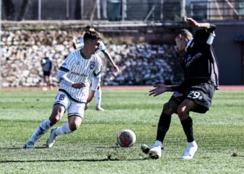 «Αφεντικό» (1-0) στο ντέρμπι η Κηφισιά! – Δύο δοκάρια η Καλαμάτα και φωνές για τη διαιτησία – Δείτε φάσεις και γκολ