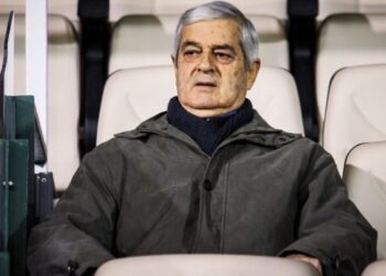 Θρηνεί το ελληνικό ποδόσφαιρο – Πέθανε ο σπουδαίος Τάκης Οικονομόπουλος