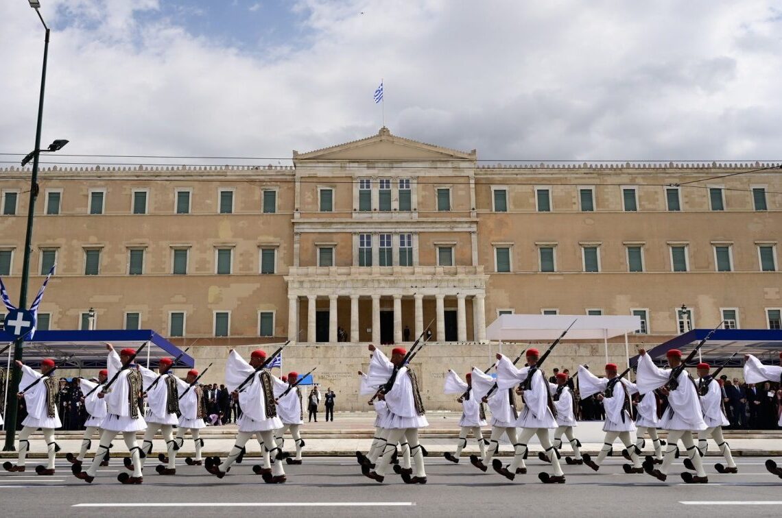 25η Μαρτίου: Δείτε live τη μεγάλη στρατιωτική παρέλαση στην Αθήνα