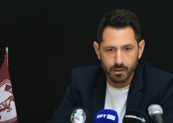 «Να σταθεροποιηθεί η ΑΕΛ στη Super League» είπε ο Πετράκης – Βίντεο