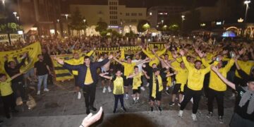 «Κάηκε» η Καρδίτσα για την άνοδο – Αποθεωτική υποδοχή στην αποστολή της Αναγέννησης!