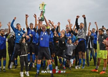 Σοκάρε την Κοζάνη και έκανε την έκπληξη ο Μακεδονικός Σιάτιστας σηκώνοντας το Κύπελλο!