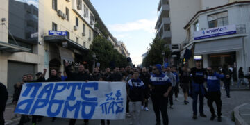 Στα κάγκελα οι οπαδοί του ΠΑΣ Γιάννινα – Βίντεο από την συγκέντρωση διμαρτυρίας